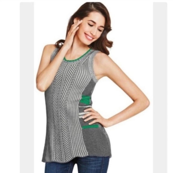 CAbi Tops - Cabi Trident Sweater tank top